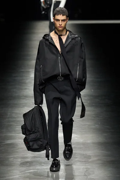 Look 46